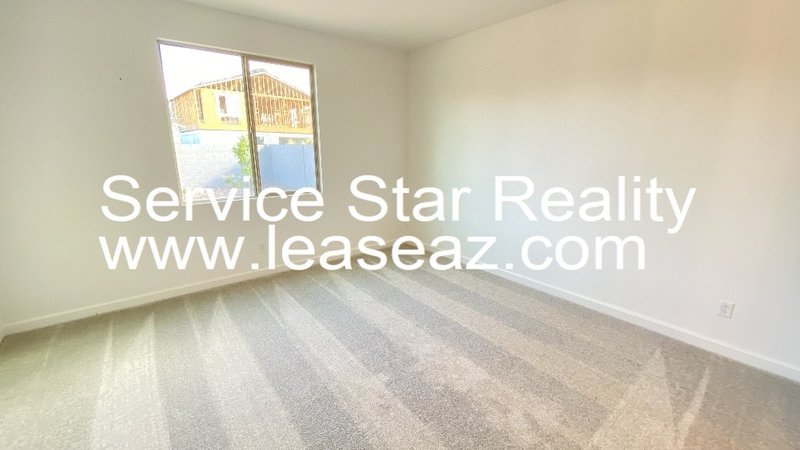 Beautiful Eastmark 3 Bedroom + Den! property image