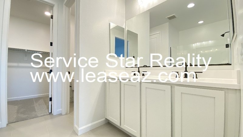 Beautiful Eastmark 3 Bedroom + Den! property image