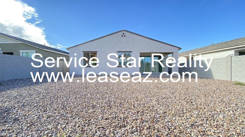 Beautiful Eastmark 3 Bedroom + Den! property image