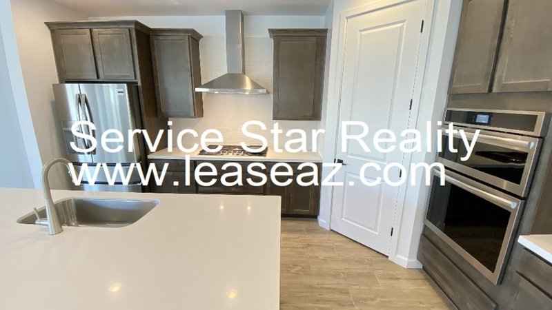 Beautiful Eastmark 3 Bedroom + Den! property image