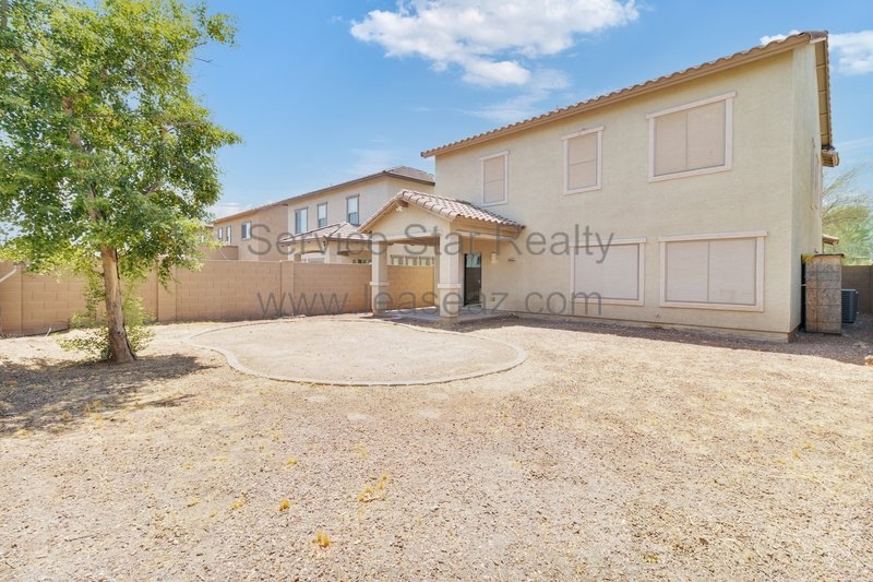 Spacious 4+2.5 Avondale property image