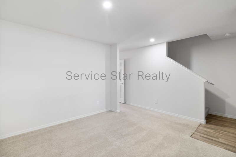 MOVE IN SPECIAL -- **2 WEEKS FREE RENT** property image