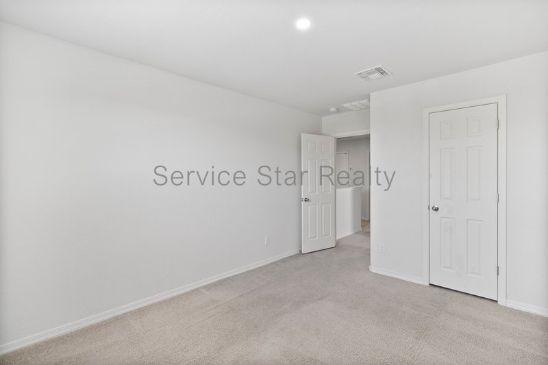 MOVE IN SPECIAL -- **2 WEEKS FREE RENT** property image