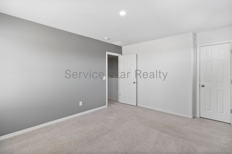 MOVE IN SPECIAL -- **2 WEEKS FREE RENT** property image