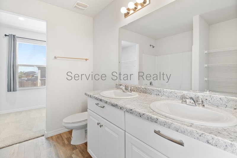 MOVE IN SPECIAL -- **2 WEEKS FREE RENT** property image