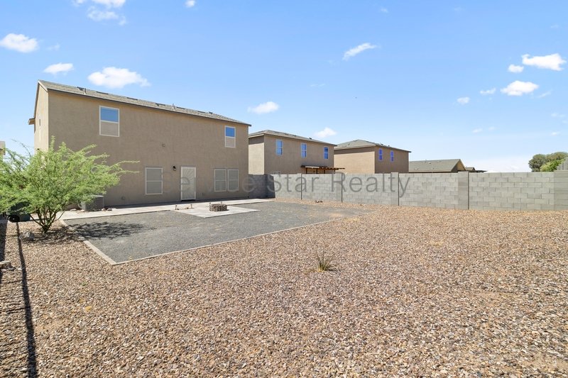 MOVE IN SPECIAL -- **2 WEEKS FREE RENT** property image