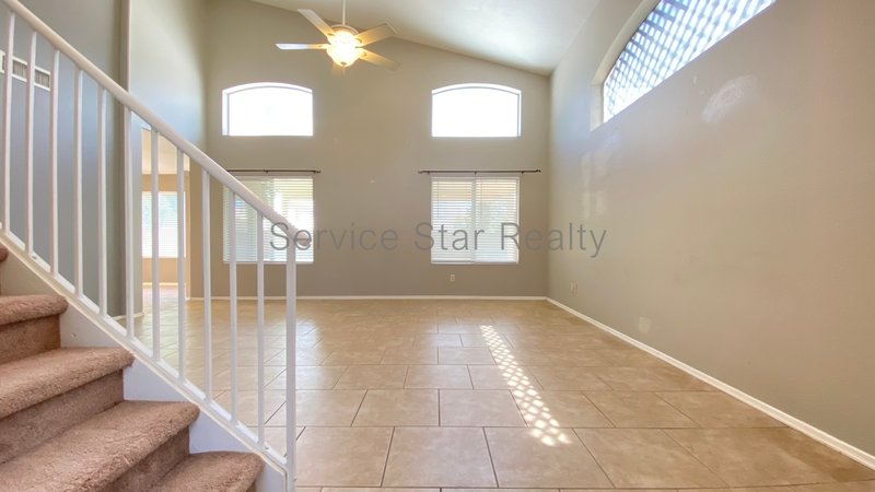 Fantastic 3+2.5 home in Glendale! property image