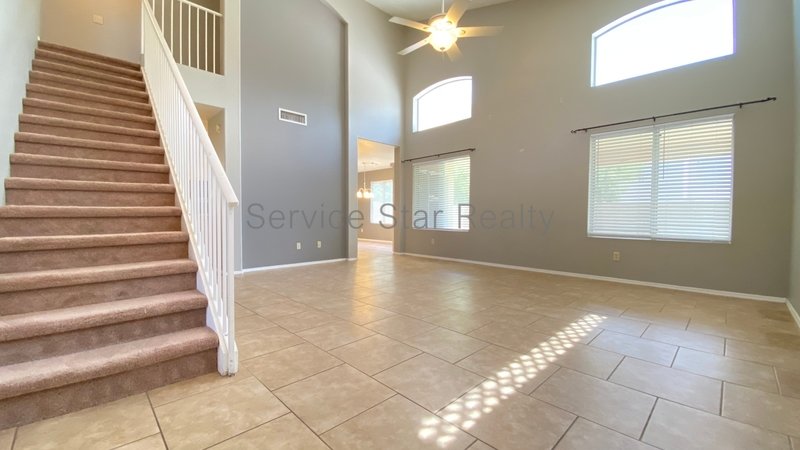 Fantastic 3+2.5 home in Glendale! property image