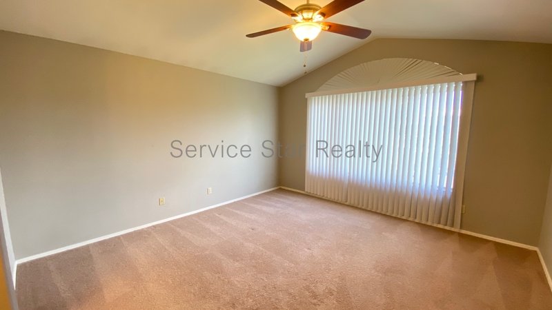 Fantastic 3+2.5 home in Glendale! property image