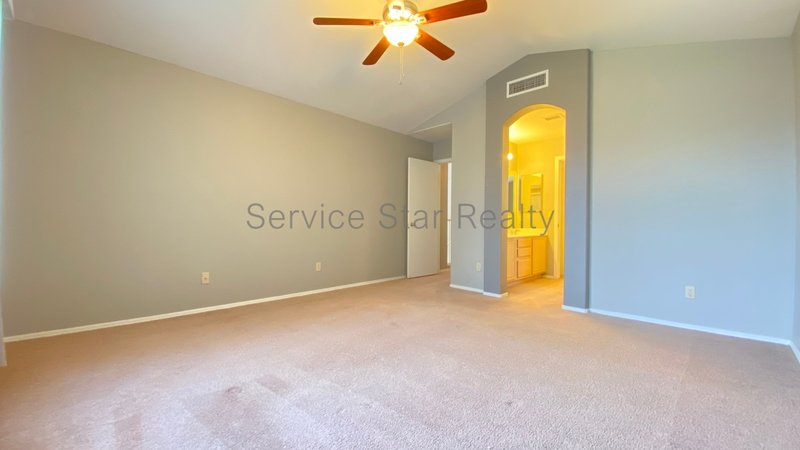 Fantastic 3+2.5 home in Glendale! property image