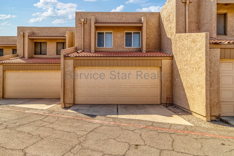Fantastic 2-Bed + 1.5-Bath Townhome in Glendale! property image