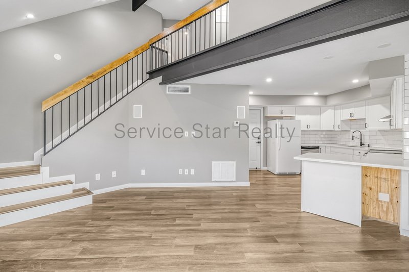 Fantastic 2-Bed + 1.5-Bath Townhome in Glendale! property image