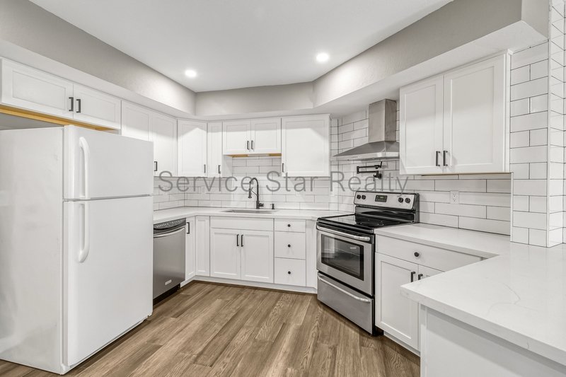 Fantastic 2-Bed + 1.5-Bath Townhome in Glendale! property image