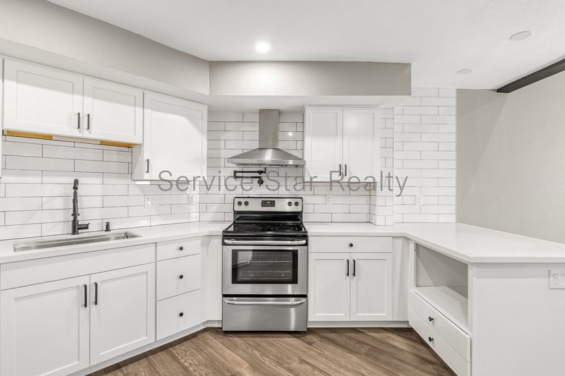 Fantastic 2-Bed + 1.5-Bath Townhome in Glendale! property image