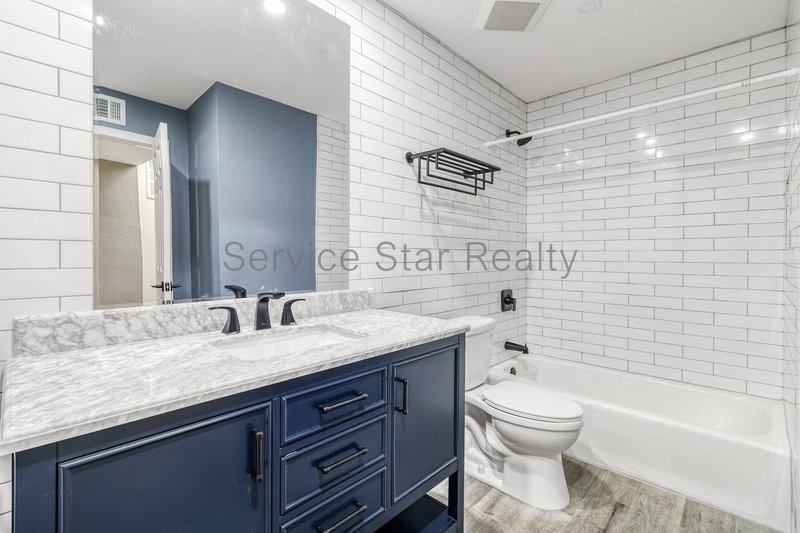 Fantastic 2-Bed + 1.5-Bath Townhome in Glendale! property image