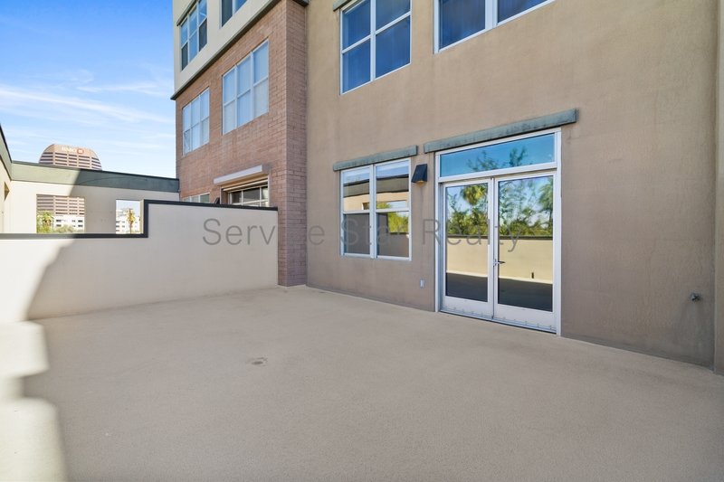 Fantastic Loft-Style Condo in Downtown Phoenix property image