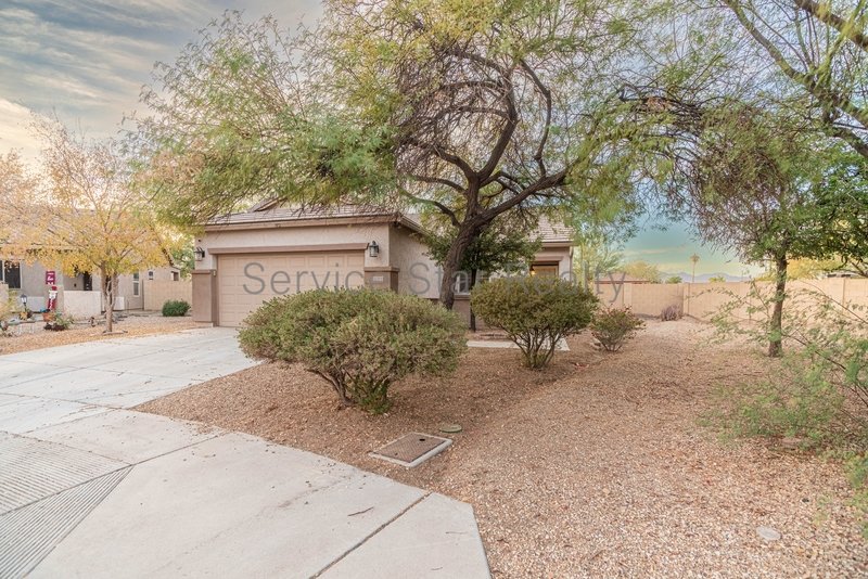 2+ bedroom, 2 bath home in Buckeye! property image