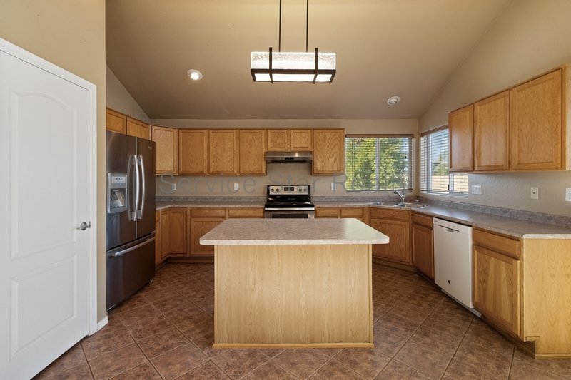 MOVE IN SPECIAL - **2 WEEKS FREE RENT WITH MOVE IN BY 6/26** property image