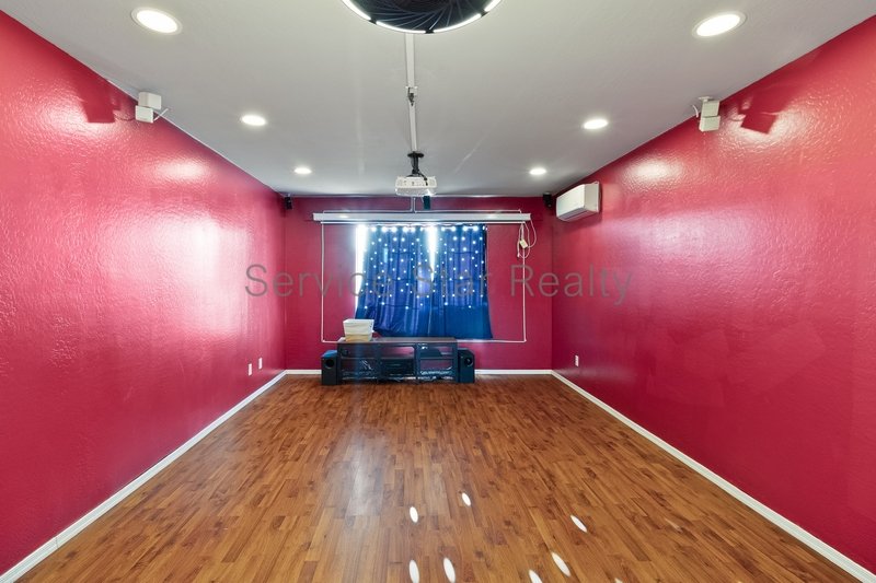 MOVE IN SPECIAL - **2 WEEKS FREE RENT WITH MOVE IN BY 6/26** property image