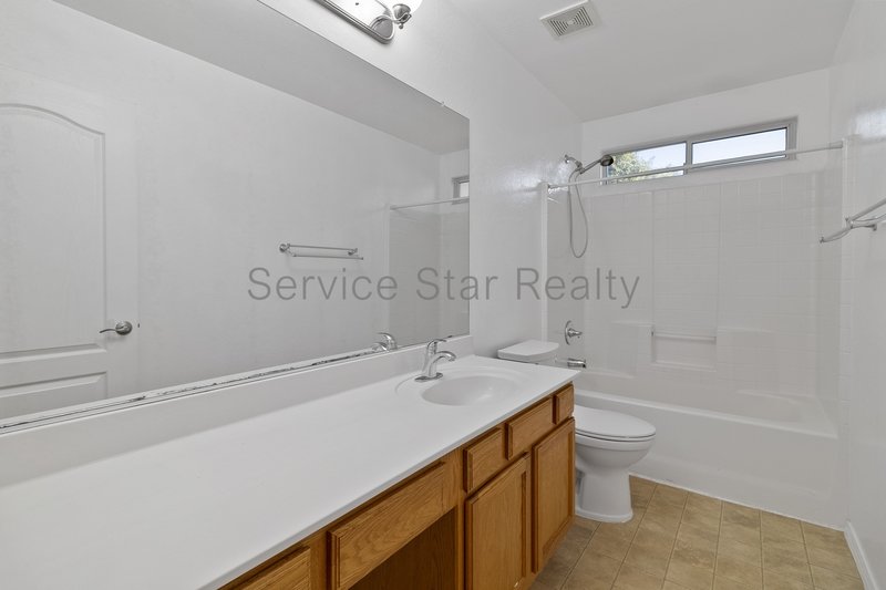 MOVE IN SPECIAL - **2 WEEKS FREE RENT WITH MOVE IN BY 6/26** property image