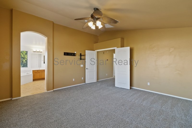 MOVE IN SPECIAL - **2 WEEKS FREE RENT WITH MOVE IN BY 6/26** property image
