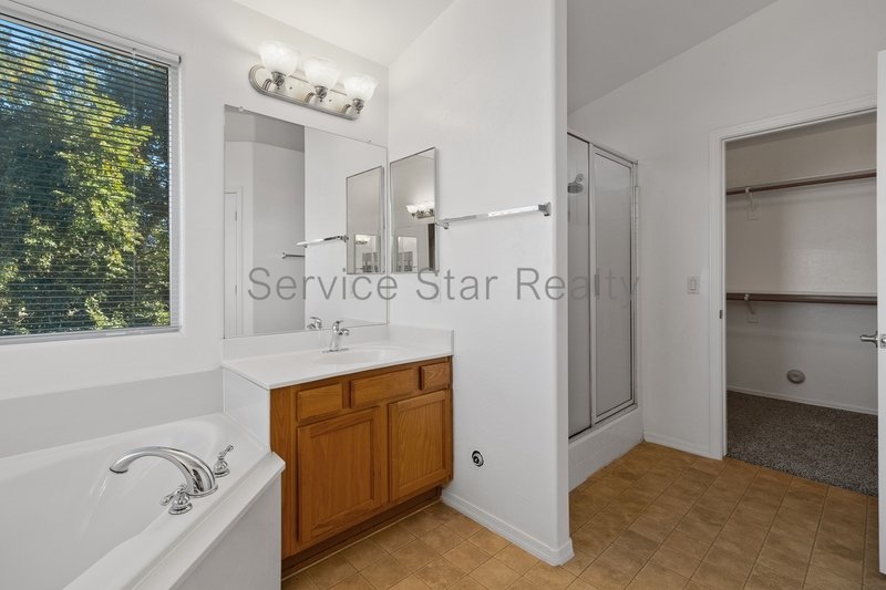 MOVE IN SPECIAL - **2 WEEKS FREE RENT WITH MOVE IN BY 6/26** property image