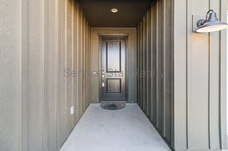 3BR/2.5BA GATED Sterling Grove  Surprise! property image