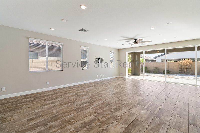 3BR/2.5BA GATED Sterling Grove  Surprise! property image