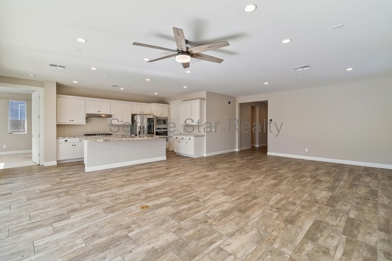 3BR/2.5BA GATED Sterling Grove  Surprise! property image