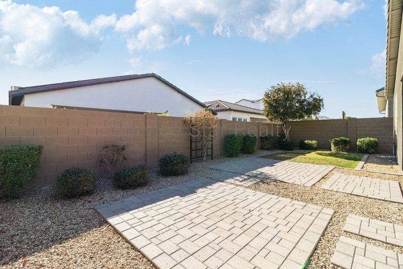 3BR/2.5BA GATED Sterling Grove  Surprise! property image