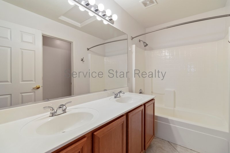 Spacious 4-Bedroom Home with 3-Car Garage in Surprise property image