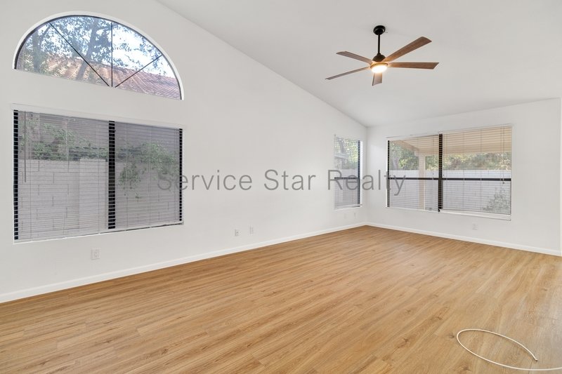 Beautiful 3-Bedroom Home with Upgrades in Tempe! property image