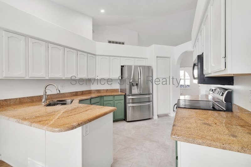 Beautiful 3-Bedroom Home with Upgrades in Tempe! property image