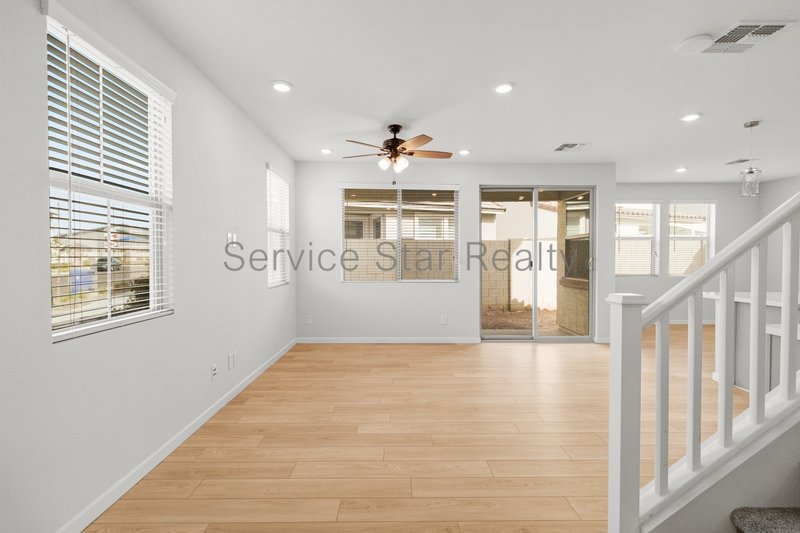 Gorgeous 3BR/2.5BA in Mesa! property image