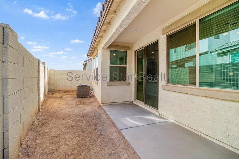 Gorgeous 3BR/2.5BA in Mesa! property image