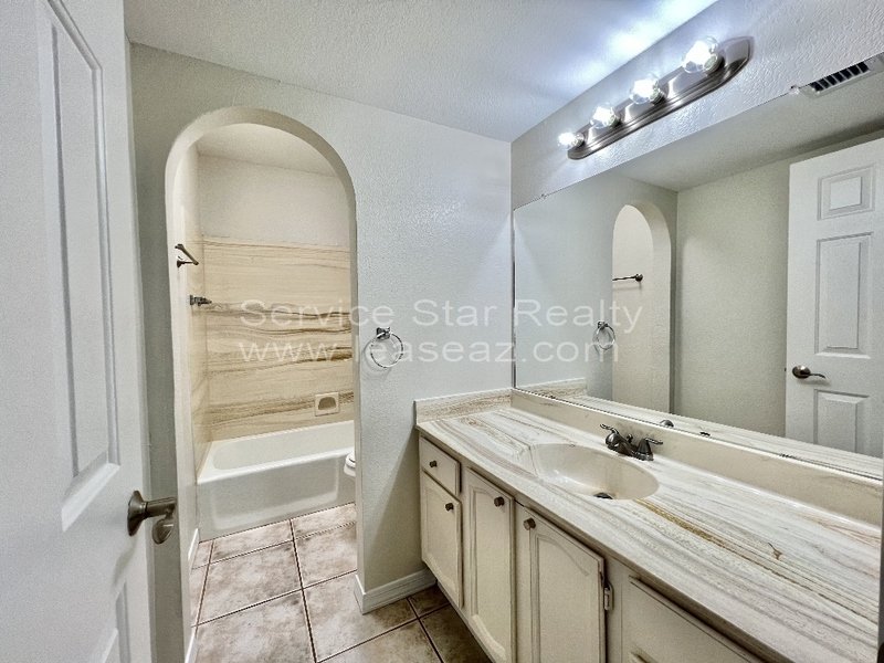 **MOVE IN SPECIAL -- 2 WEEKS FREE RENT!!** property image