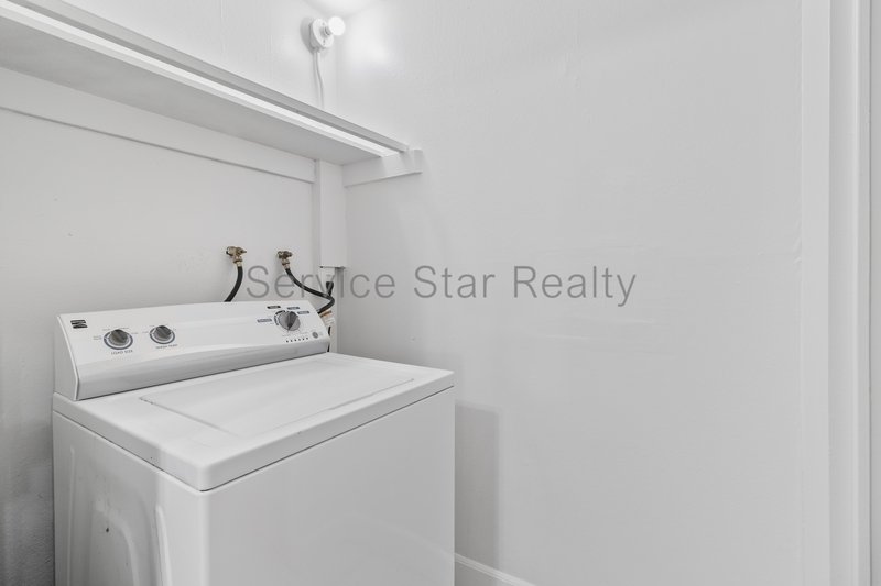 **2 WEEKS FREE RENT WITH MOVE IN BY 9/4** property image