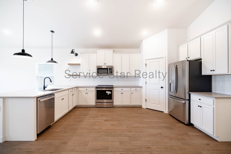 STUNNING BRAND NEW 5-Bed, 3-Bath home with 2-car garage in Maricopa! property image