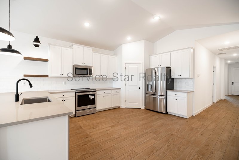 STUNNING BRAND NEW 5-Bed, 3-Bath home with 2-car garage in Maricopa! property image