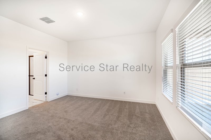 STUNNING BRAND NEW 5-Bed, 3-Bath home with 2-car garage in Maricopa! property image