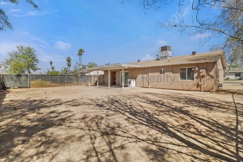 **2 WEEKS FREE RENT WITH MOVE IN BY 9/4** property image