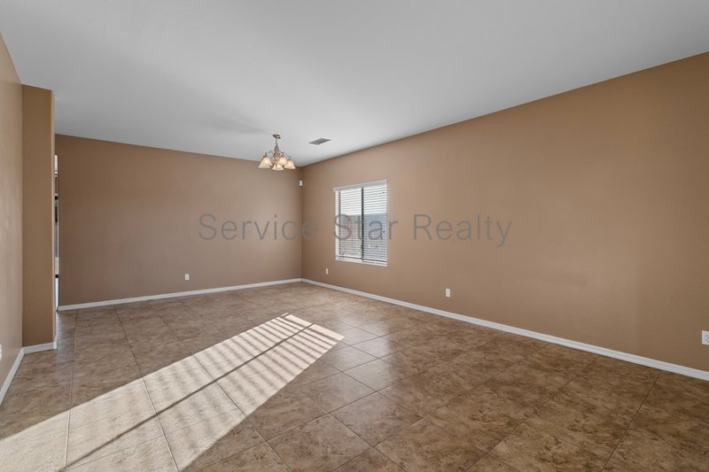 Spacious 5 Bed/3.5 Bath Home! property image