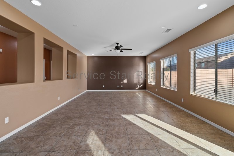 Spacious 5 Bed/3.5 Bath Home! property image