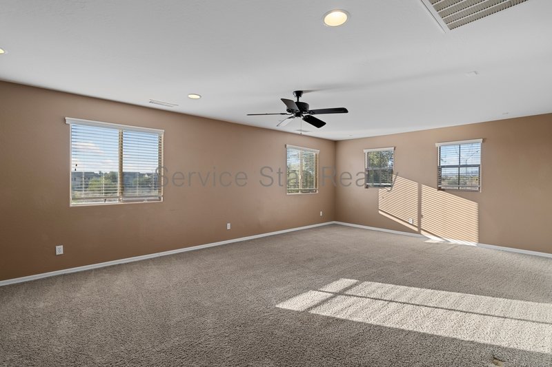 Spacious 5 Bed/3.5 Bath Home! property image