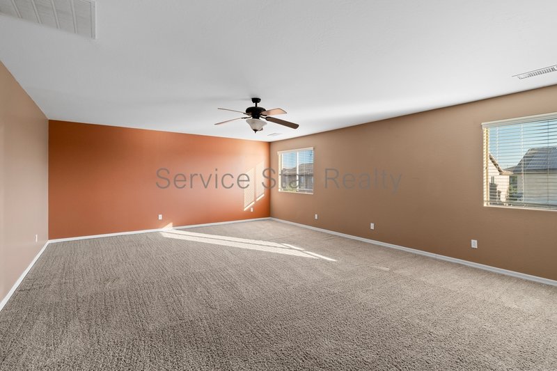 Spacious 5 Bed/3.5 Bath Home! property image