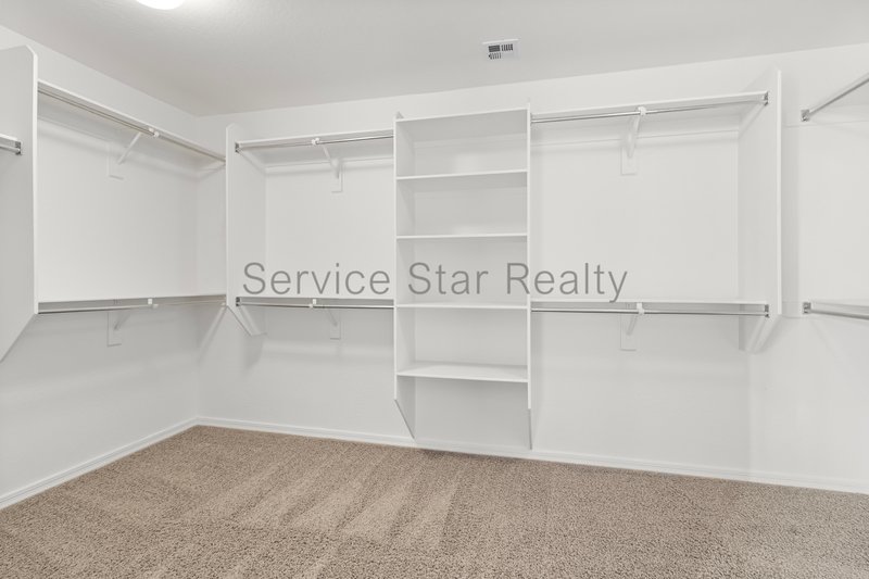Spacious 5 Bed/3.5 Bath Home! property image