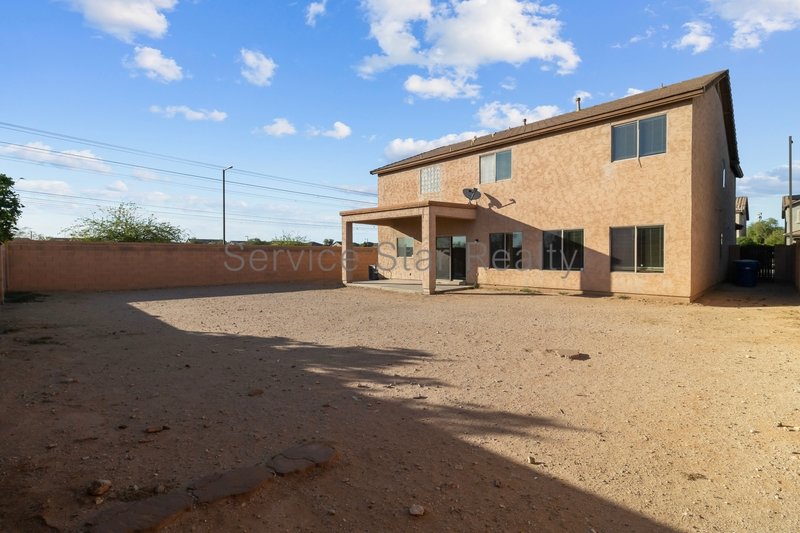 Spacious 5 Bed/3.5 Bath Home! property image
