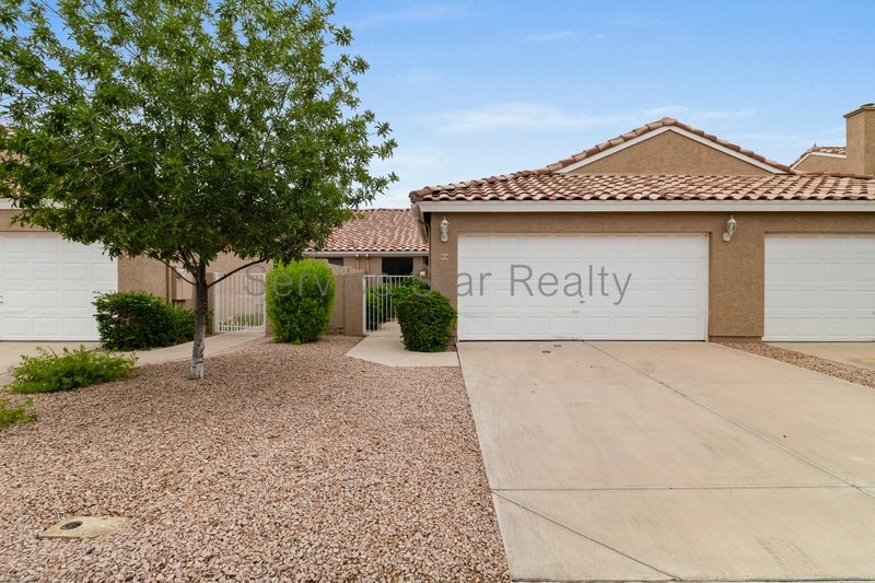 1/2 off First Month Rent - 2 Bed/2 Bath-Pool - Excellent Location property image