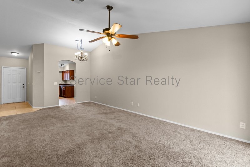 1/2 off First Month Rent - 2 Bed/2 Bath-Pool - Excellent Location property image