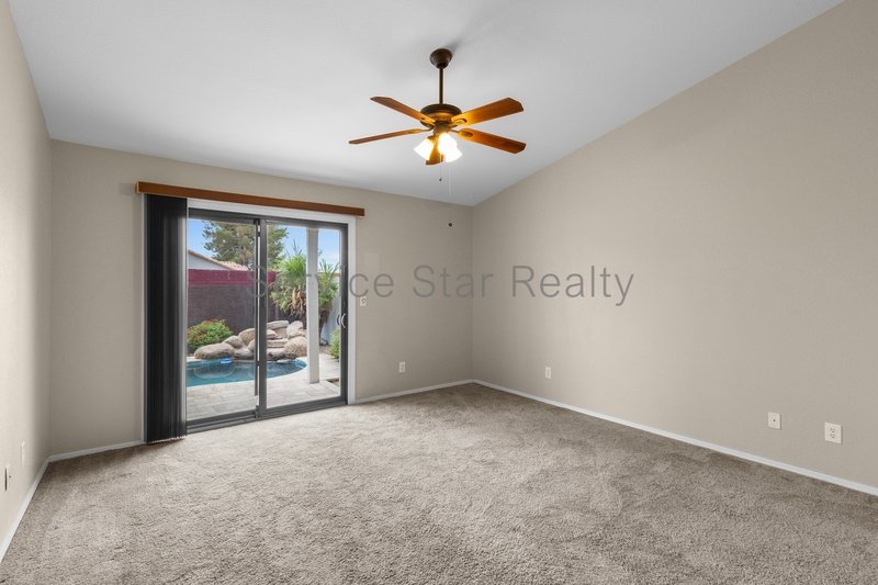 1/2 off First Month Rent - 2 Bed/2 Bath-Pool - Excellent Location property image